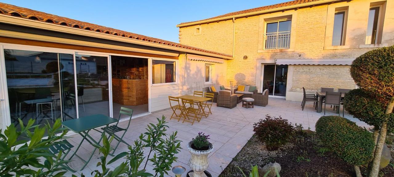 Bed and Breakfast A La Gloriette Neuville-du-Poitou Exterior foto