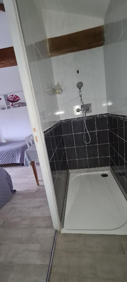 Bed and Breakfast A La Gloriette Neuville-du-Poitou Exterior foto
